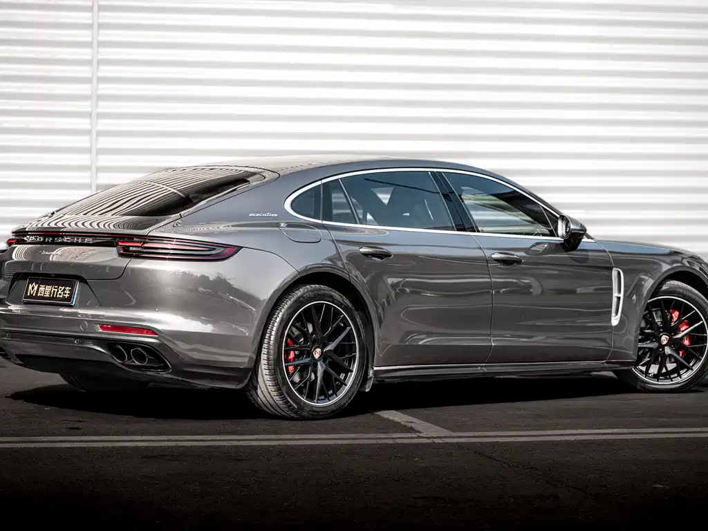 PORSCHE PANAMERA