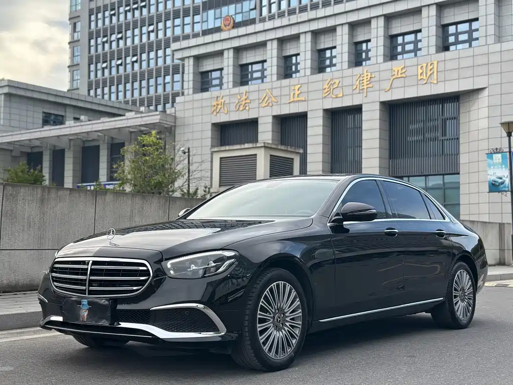 Mercedes-Benz E-Class 2023