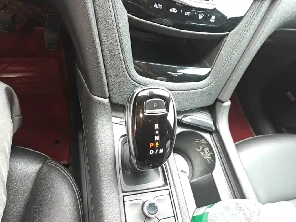 Cadillac XT6 — миниатюра 14