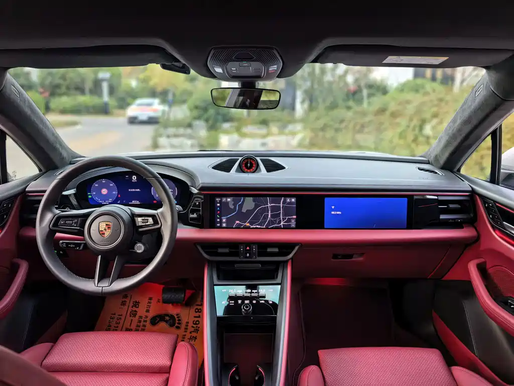 Porsche Macan EV — миниатюра 8