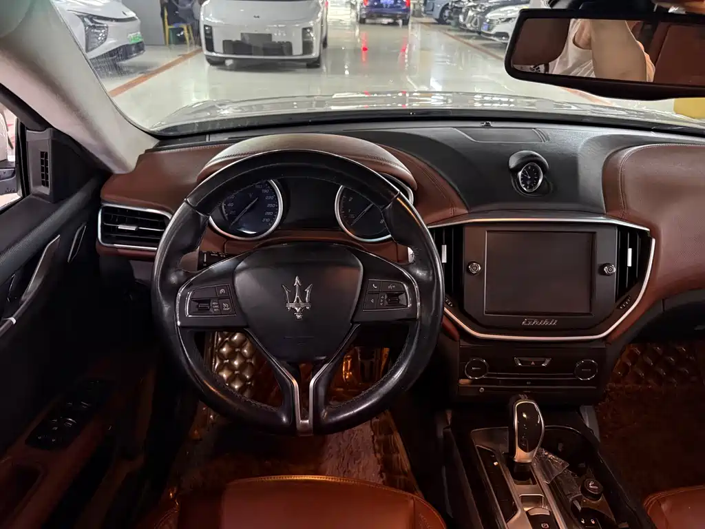 Maserati Ghibli — миниатюра 6