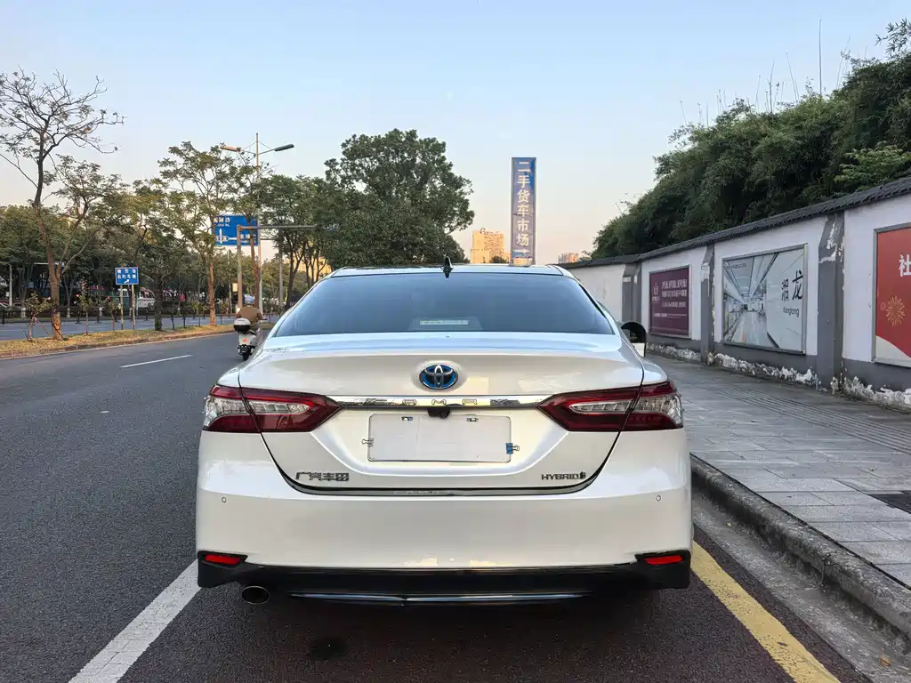 Toyota Camry — миниатюра 18