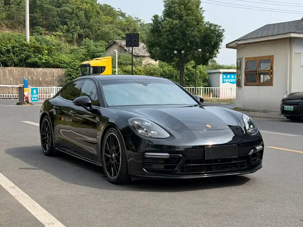 Porsche Panamera — миниатюра 3