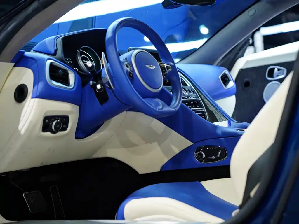 Aston Martin DB11 — миниатюра 26