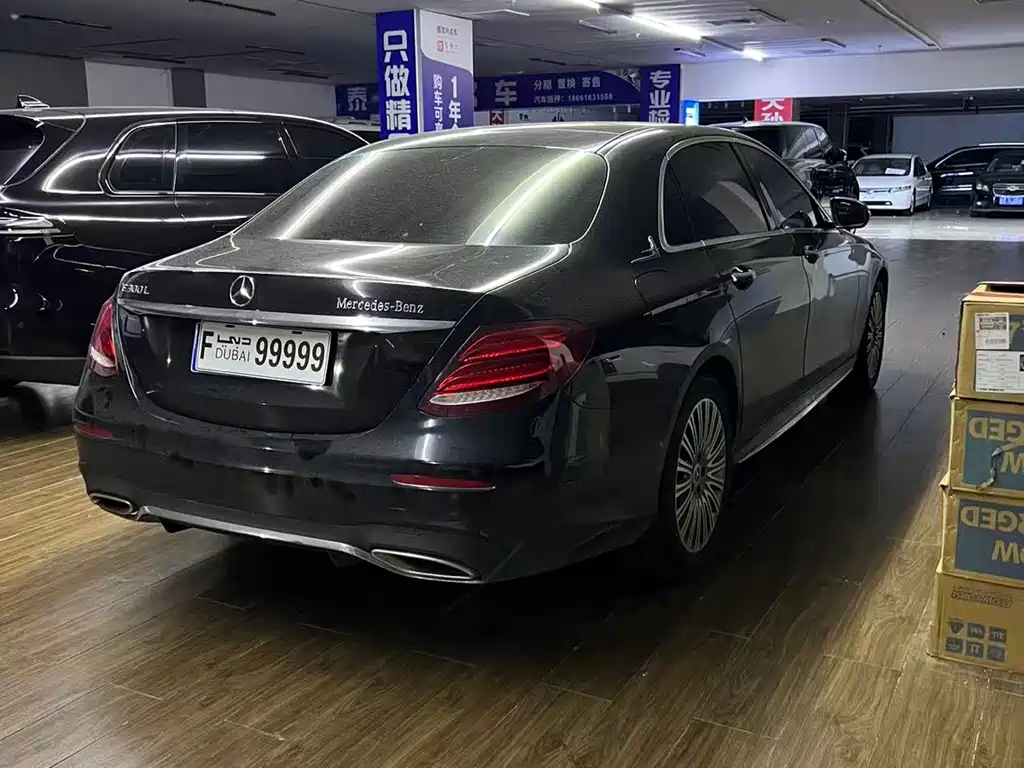 Mercedes-Benz E-Class — миниатюра 6