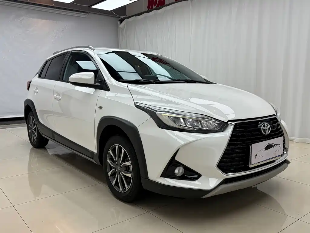 Toyota Yaris L — миниатюра 3
