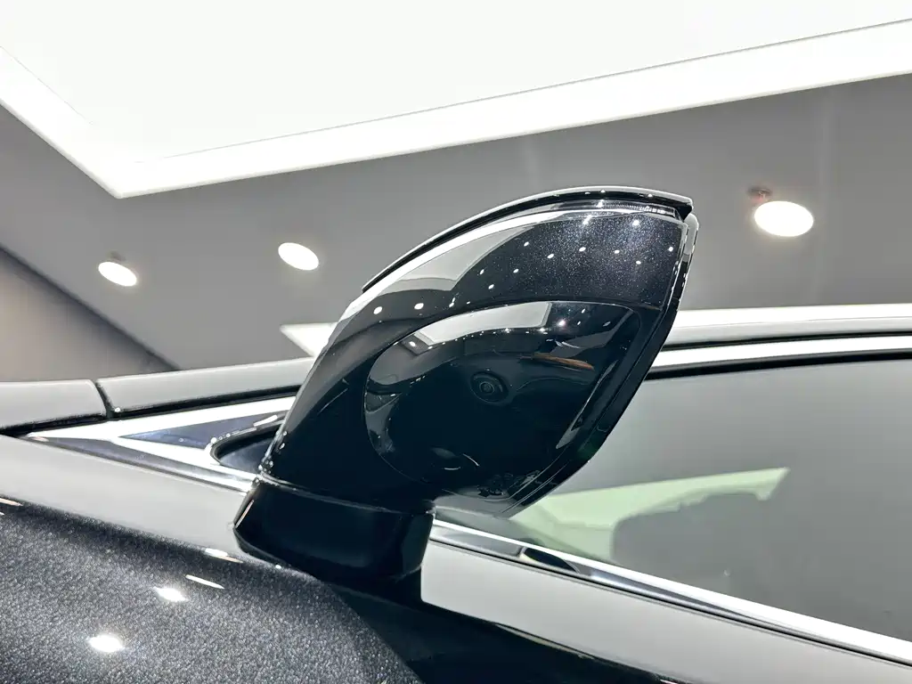 Lexus LS — миниатюра 9