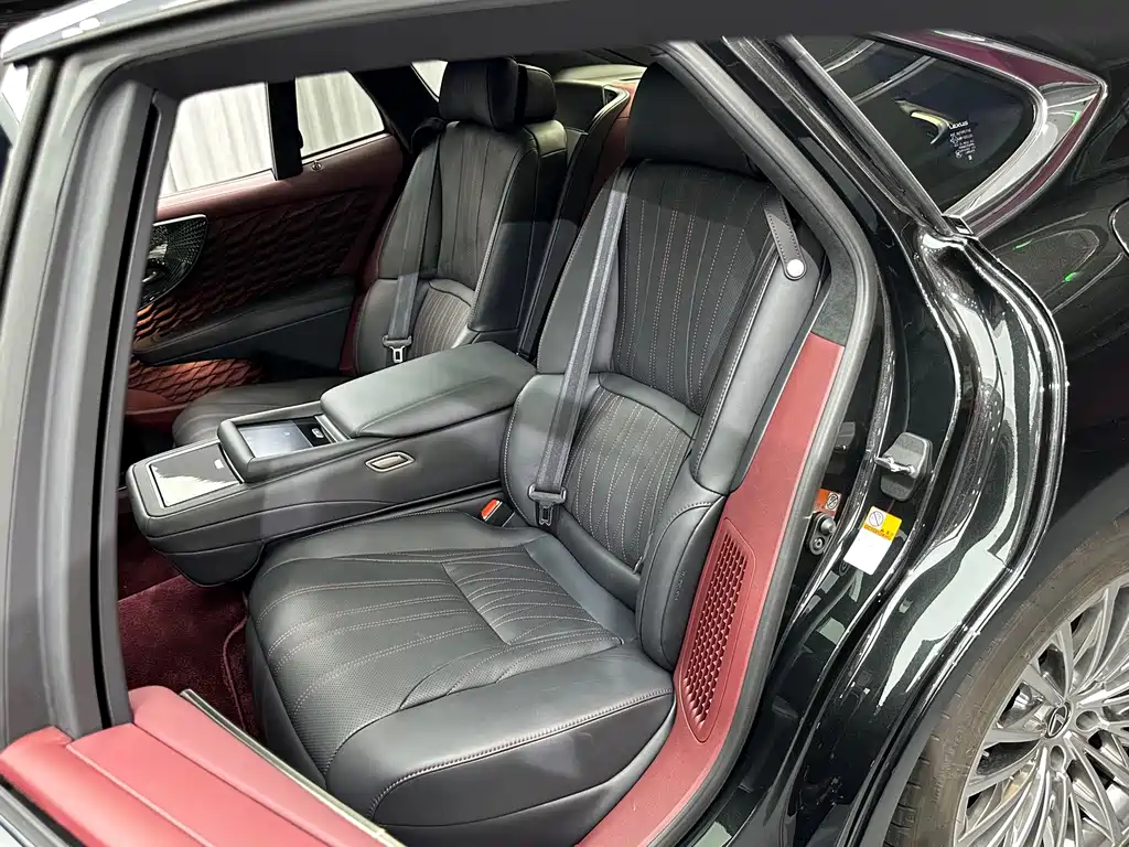 Lexus LS — миниатюра 21