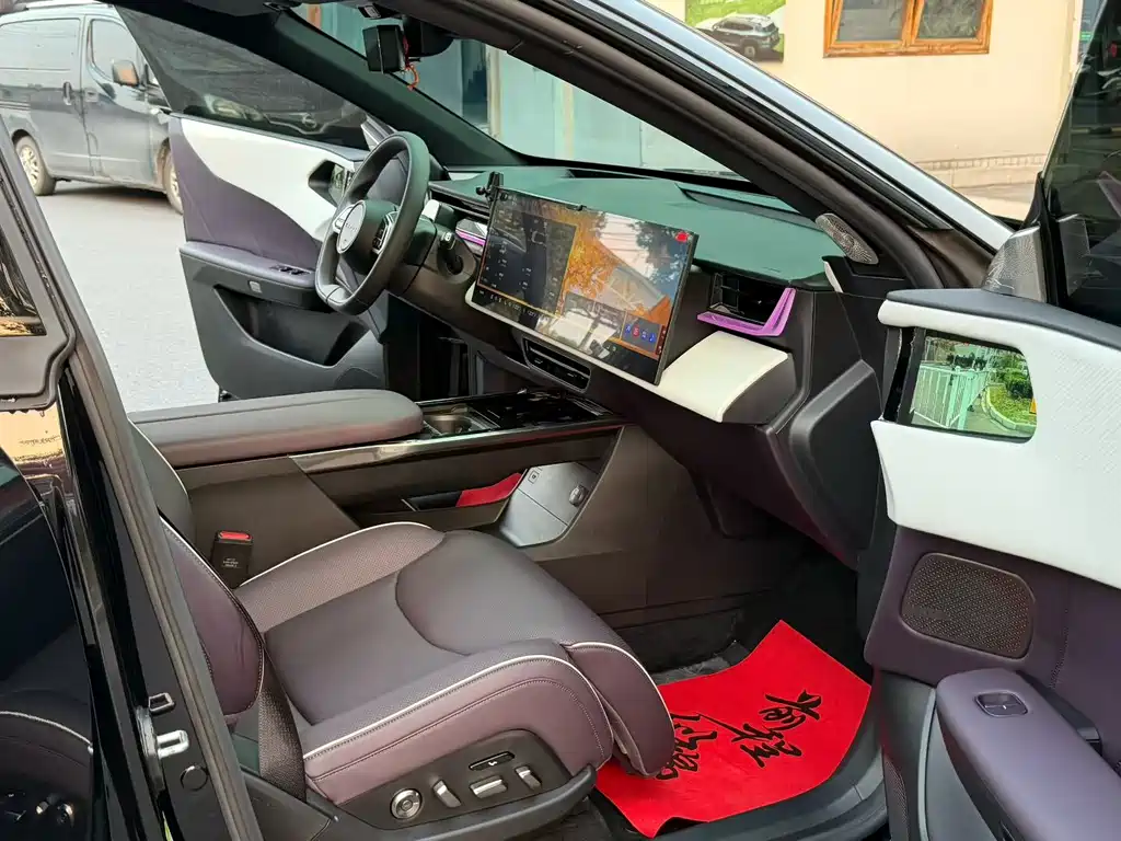 Mazda EZ-60 — миниатюра 6