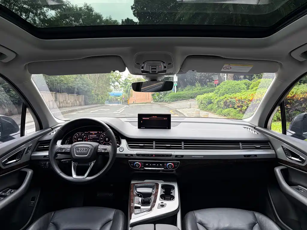 Audi Q7 — миниатюра 12