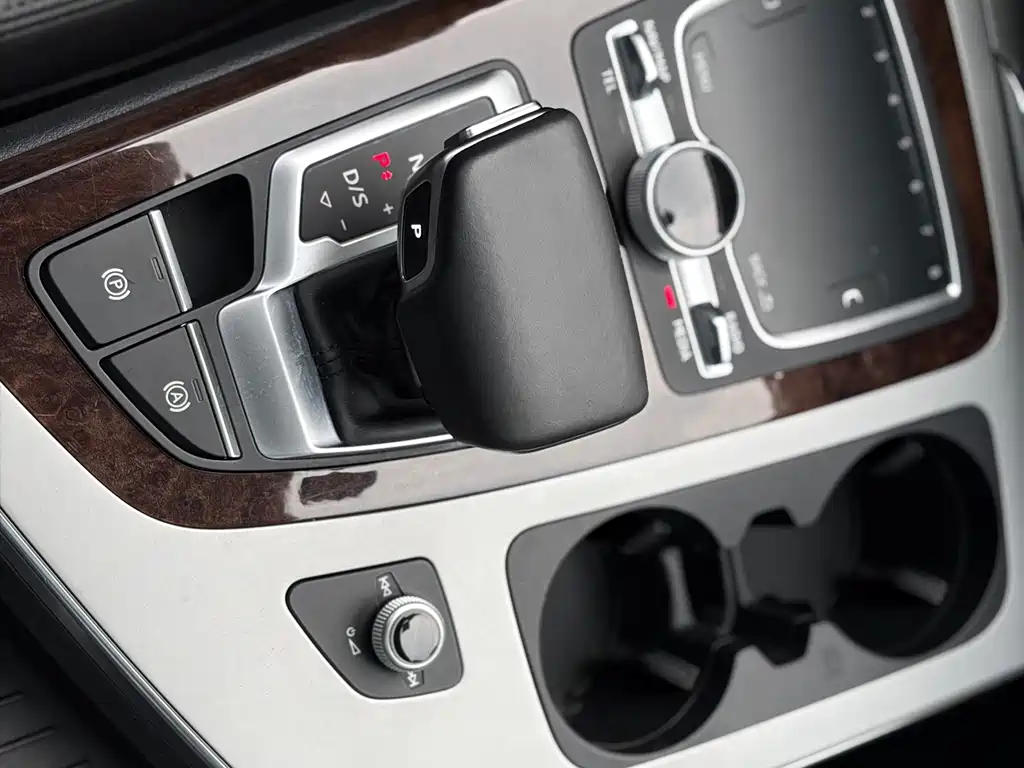 Audi Q7 — миниатюра 13