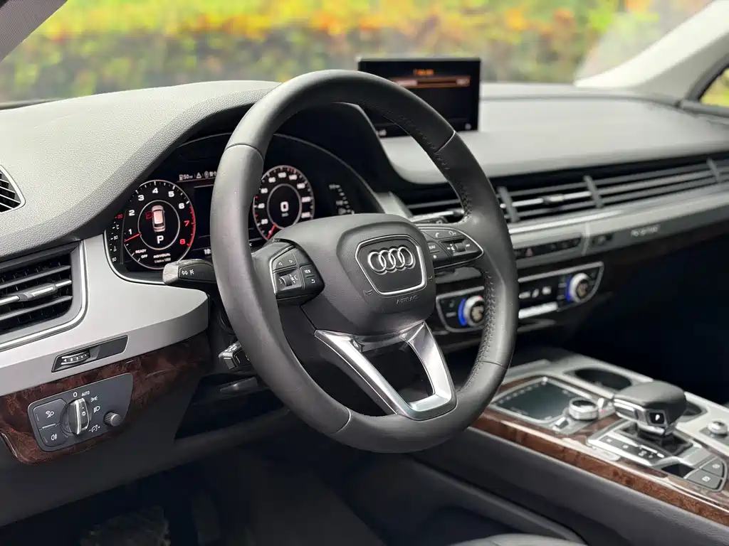 Audi Q7 — миниатюра 6