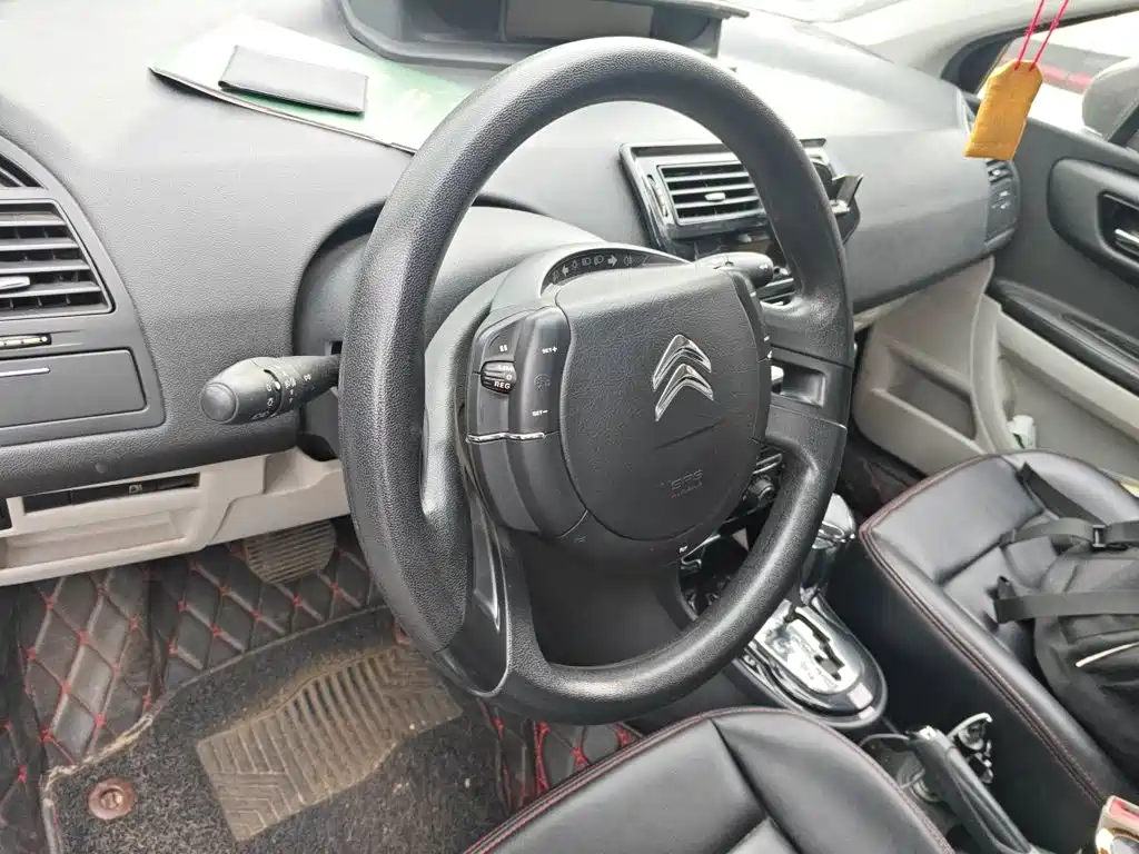 Citroen C-Quatre — миниатюра 11