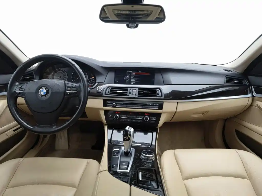 BMW 5 Series — миниатюра 5