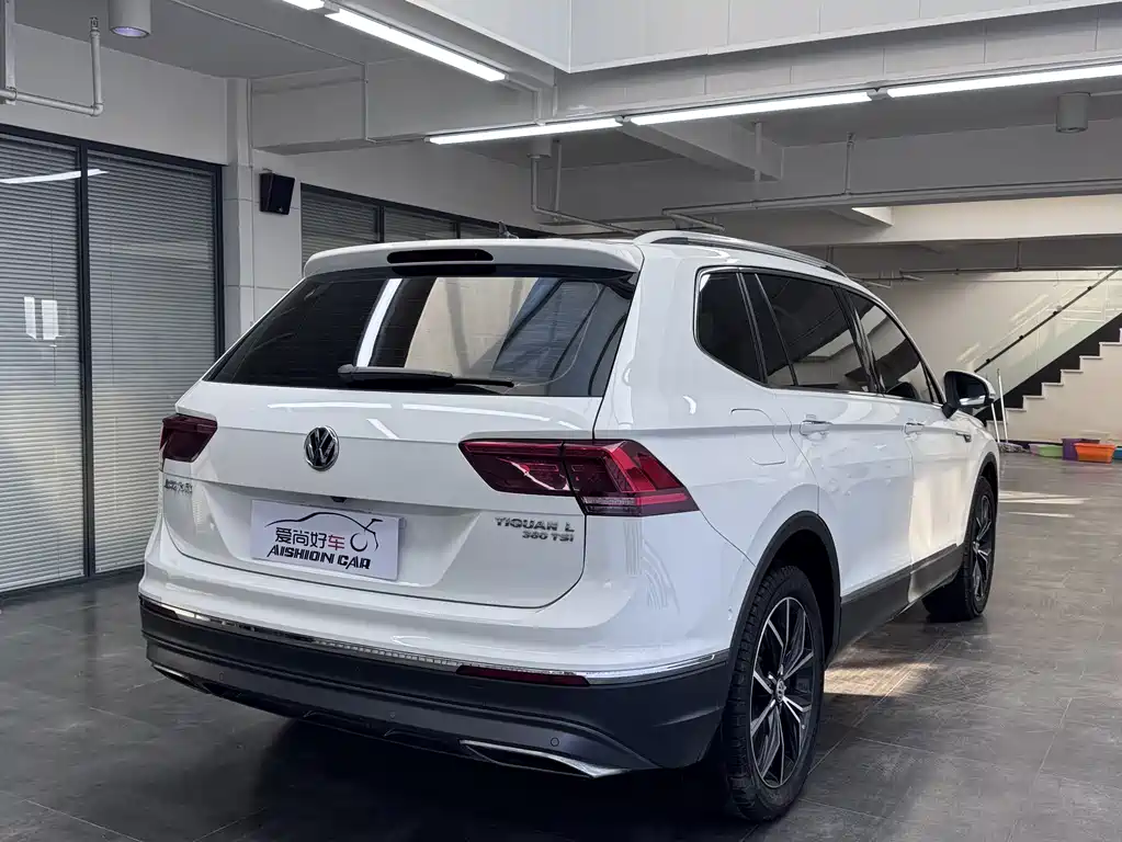 Volkswagen Tiguan L L 2019 380TSI AT Luxury 7 мест VI