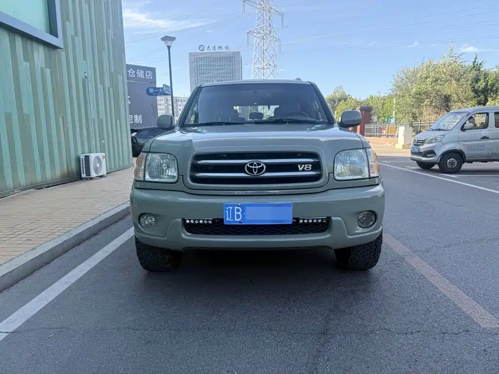 Toyota Sequoia — миниатюра 2