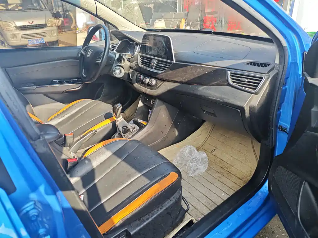 Baojun 310 2016 1.2L MT Luxury