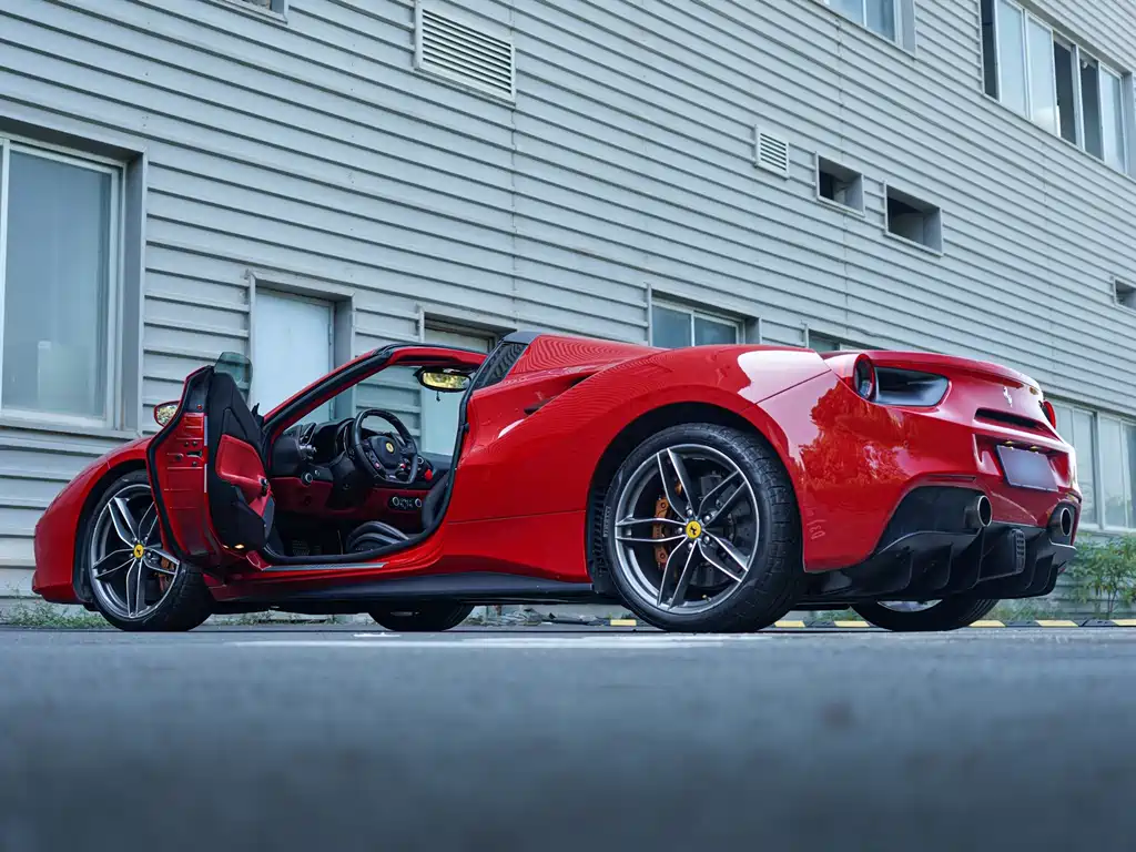 Ferrari 488 — миниатюра 6