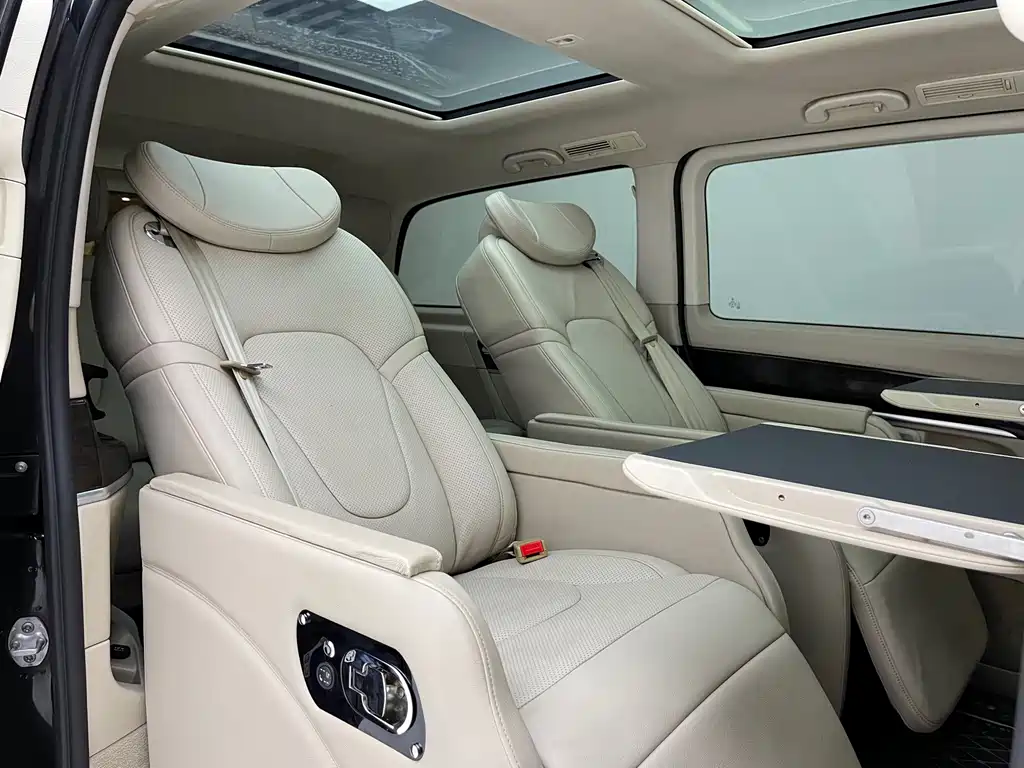 Mercedes-Benz V-Class — миниатюра 5