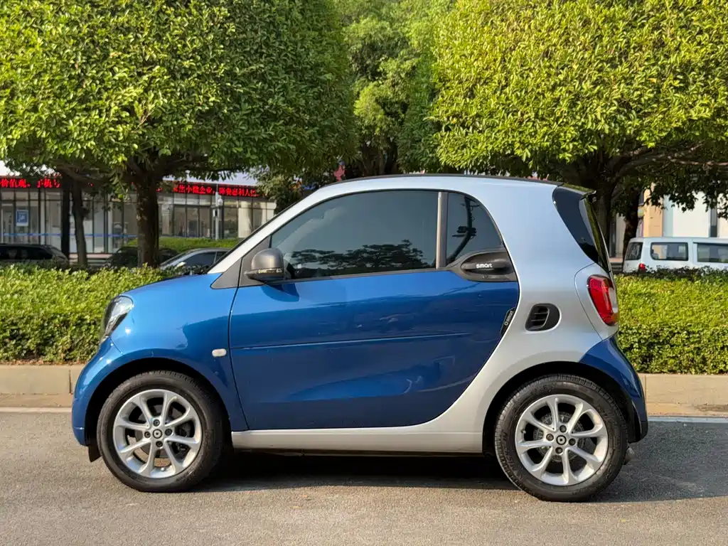 smart Smart Fortwo — миниатюра 8