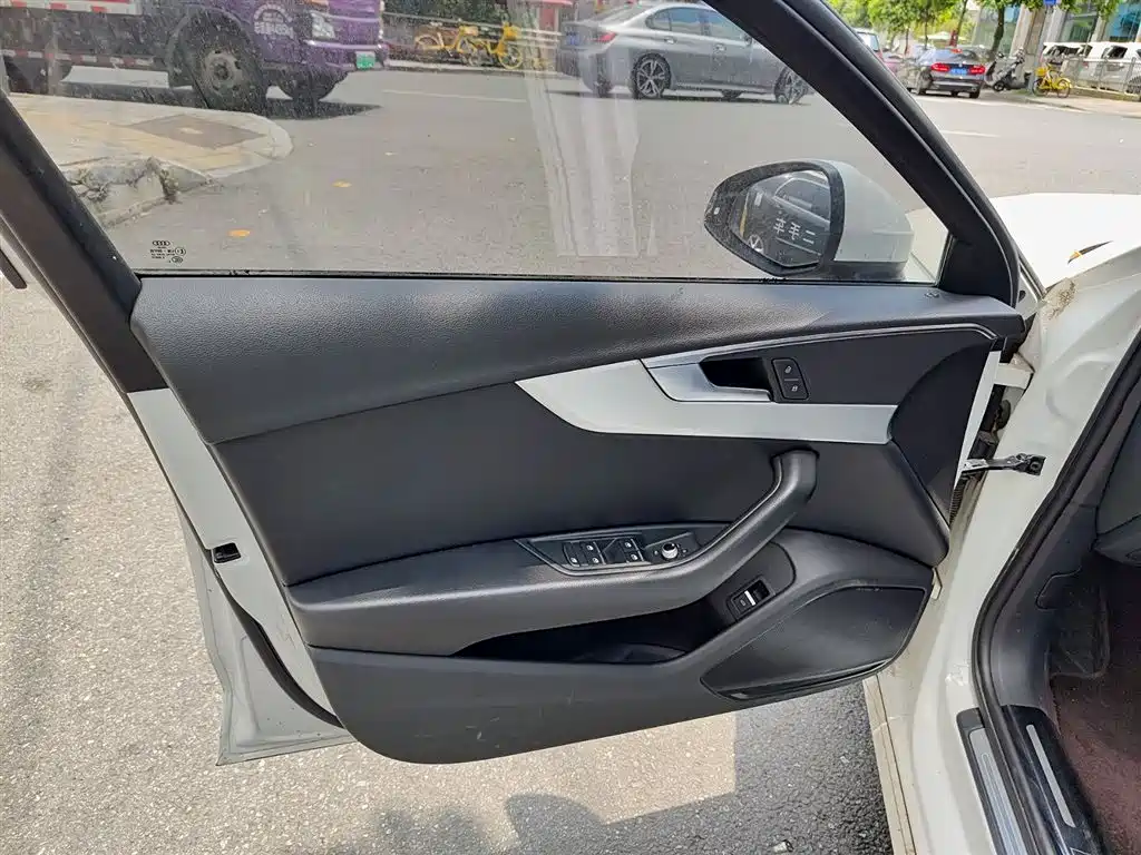 Audi A4L 2020 40 TFSI Luxury