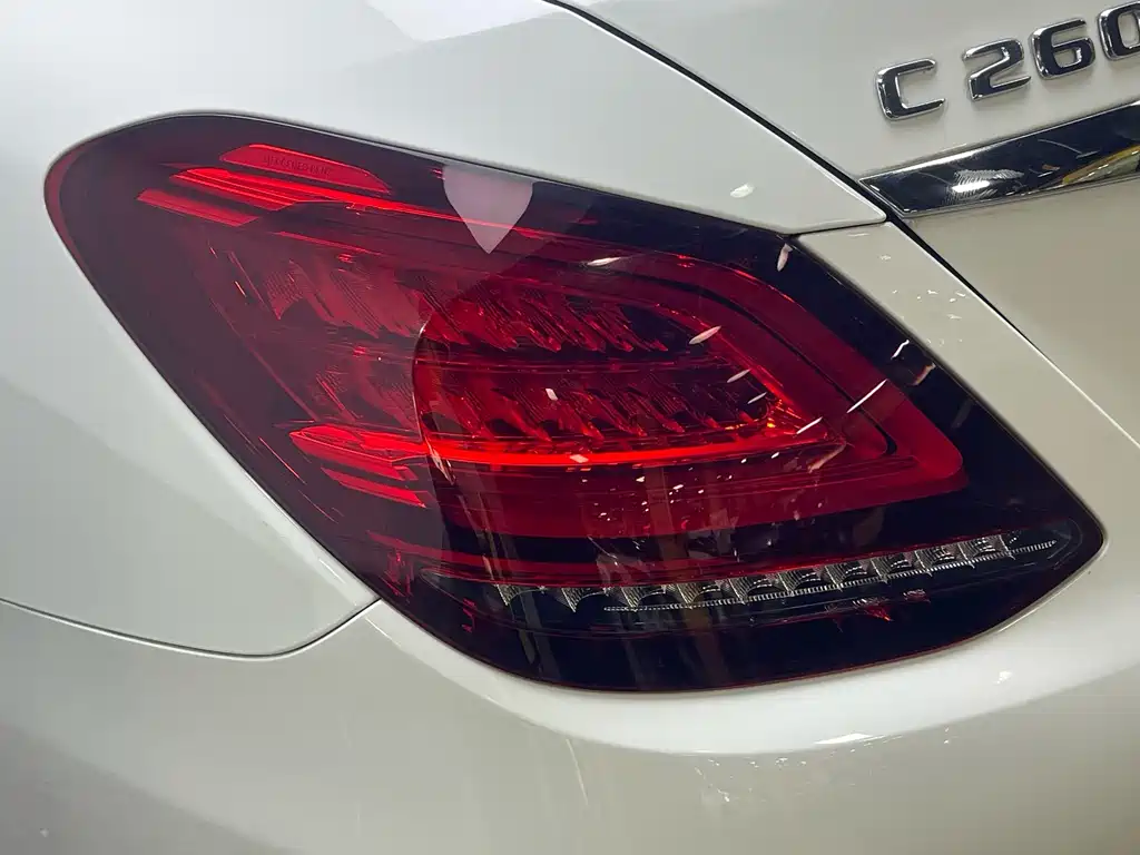 Mercedes-Benz C-Class — миниатюра 10