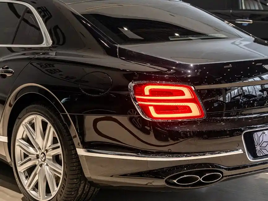 BENTLEY FLYING SPUR PLUG IN HYBRID