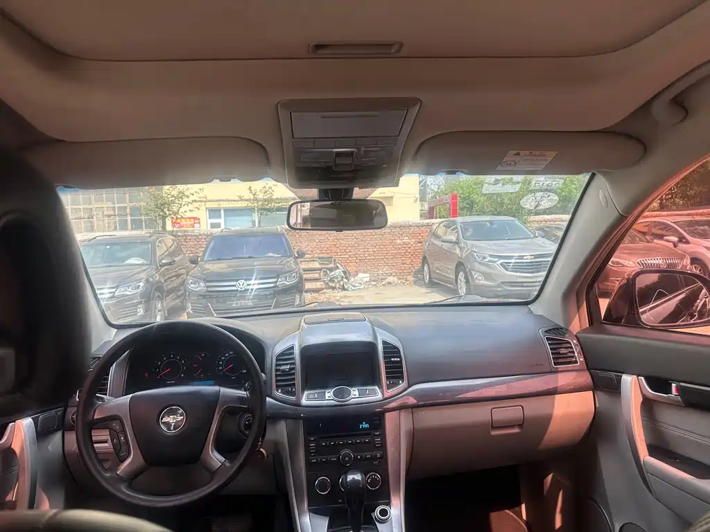 Chevrolet Captiva 2014 2.4L 5 мест