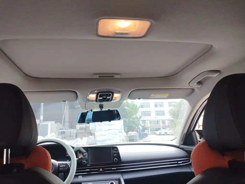 Hyundai Elantra — миниатюра 14