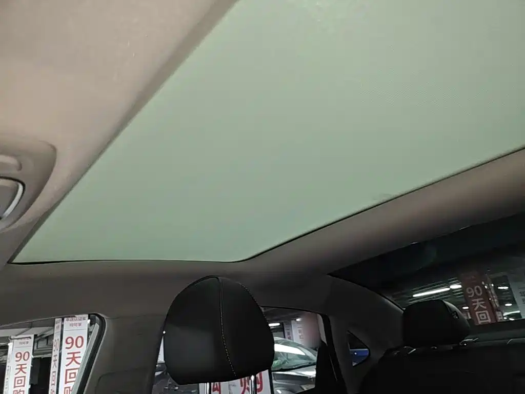 Roewe i6 MAX New Energy — миниатюра 18