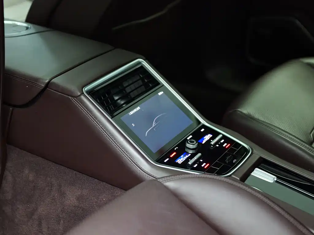 Porsche Panamera — миниатюра 8