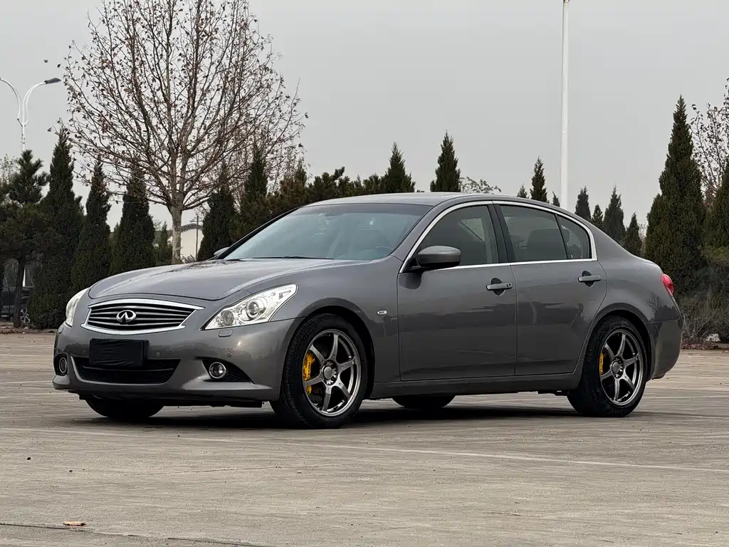 Infiniti G 2012