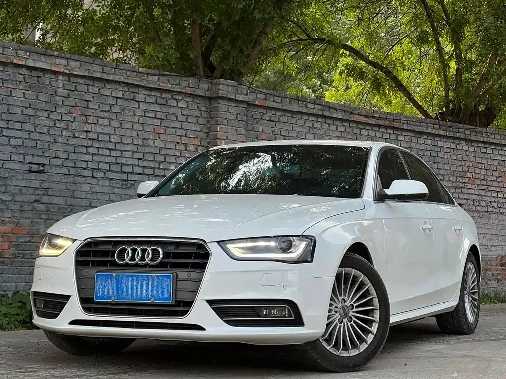 Audi A4L 2015