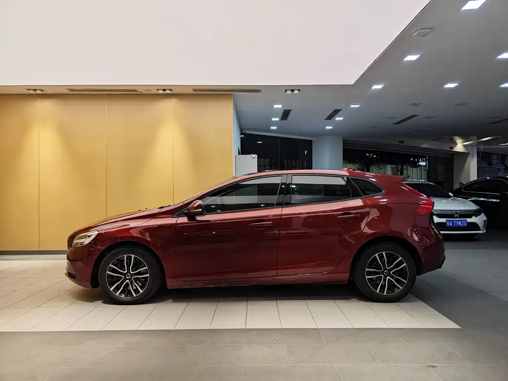 Volvo V40 2018 T3