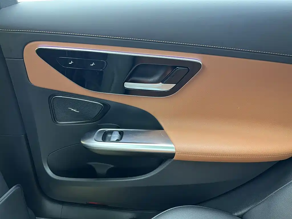 Mercedes-Benz C-Class — миниатюра 38
