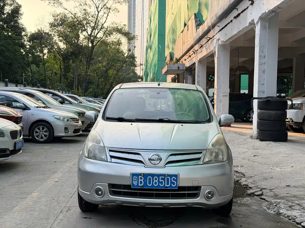 Nissan Livina — миниатюра 2