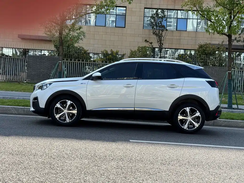 Peugeot 4008 — миниатюра 15