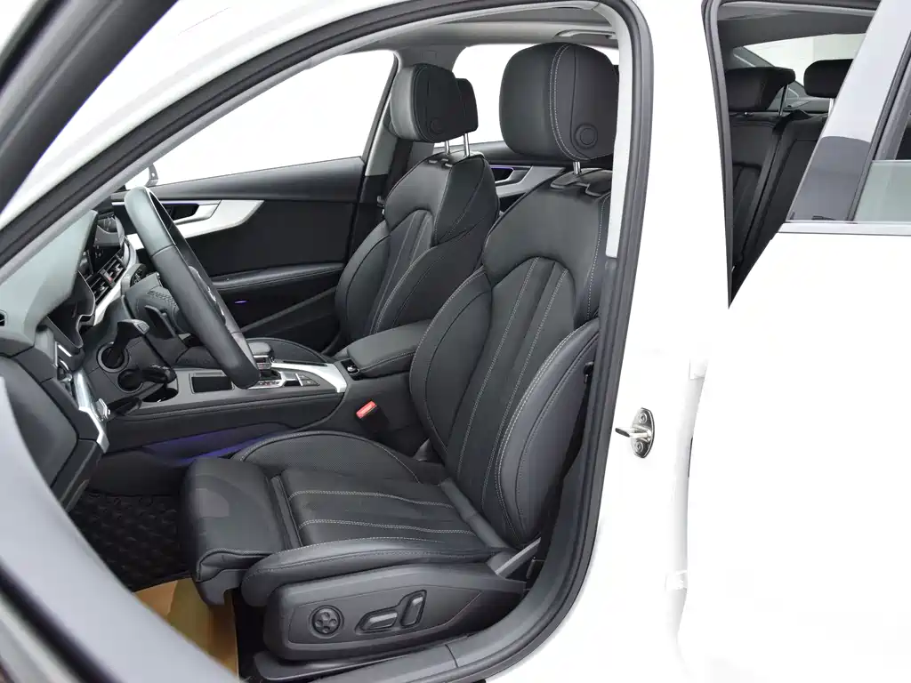 Audi A4L 2023 40 TFSI Luxury