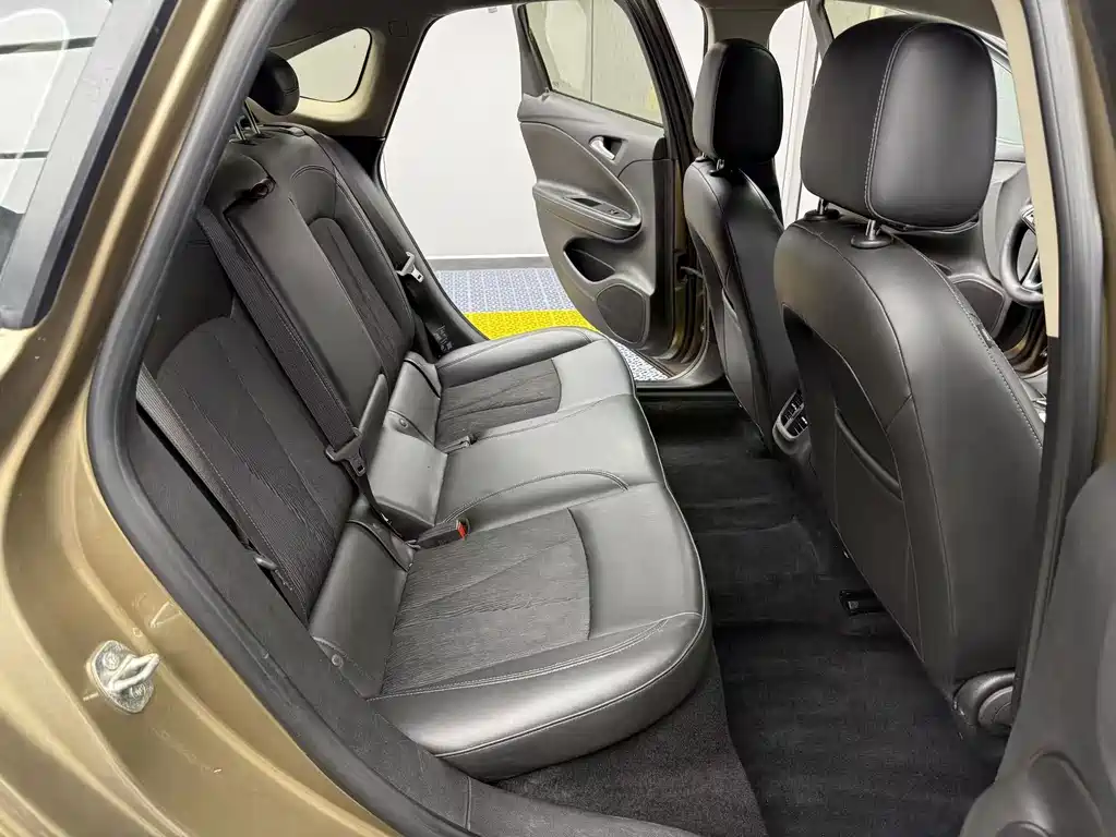 Buick Verano Sedan 20T DCT Leading Type, фото 5