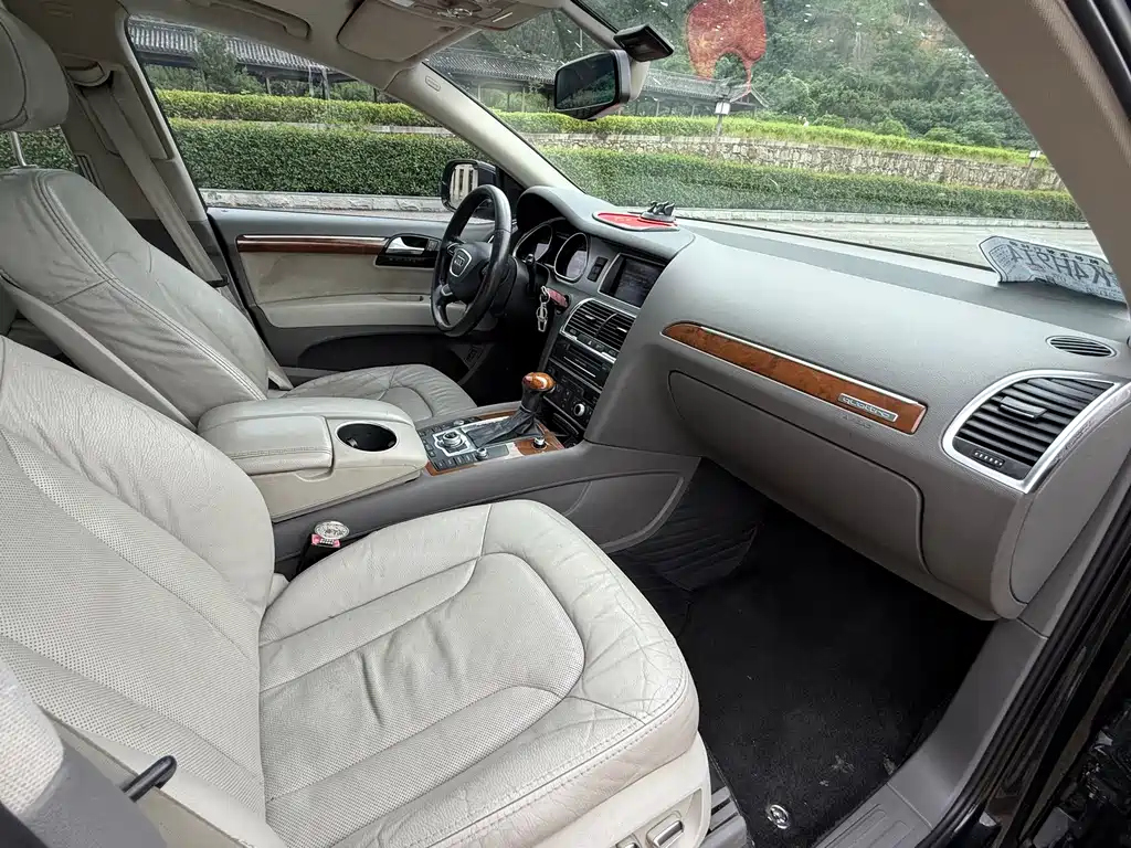 Audi Q7 — миниатюра 10