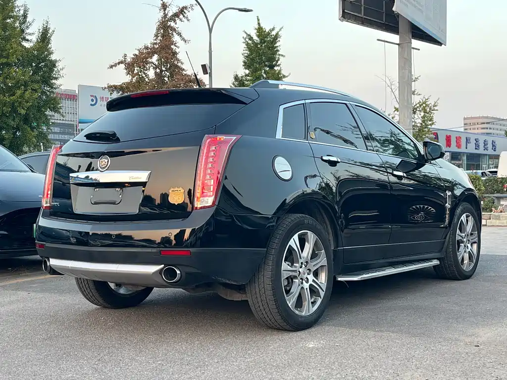 Cadillac SRX — миниатюра 3