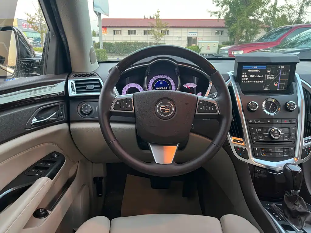 Cadillac SRX — миниатюра 13