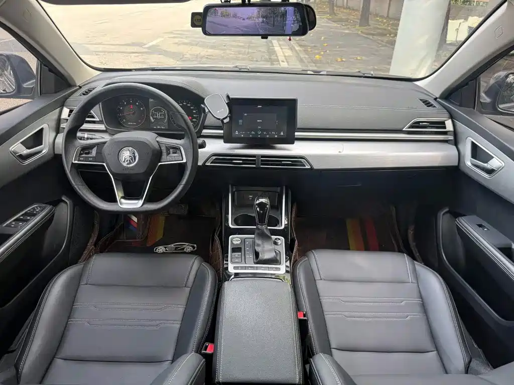 BYD Qin — миниатюра 4