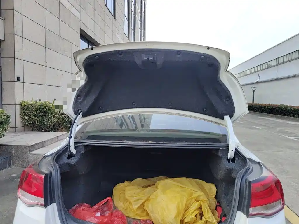Chevrolet Malibu — миниатюра 15