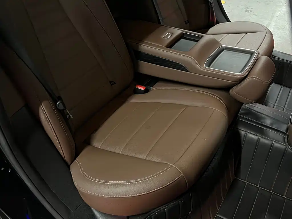 Mercedes-Benz E-Class — миниатюра 31