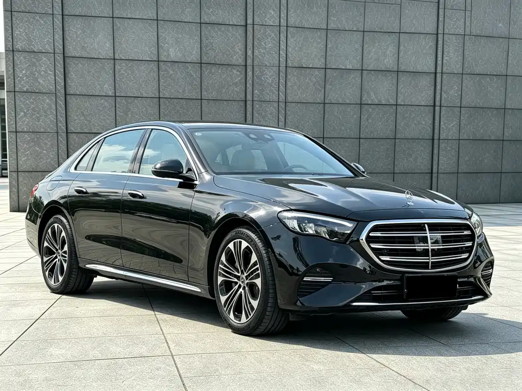 Mercedes-Benz E-Class — миниатюра 4