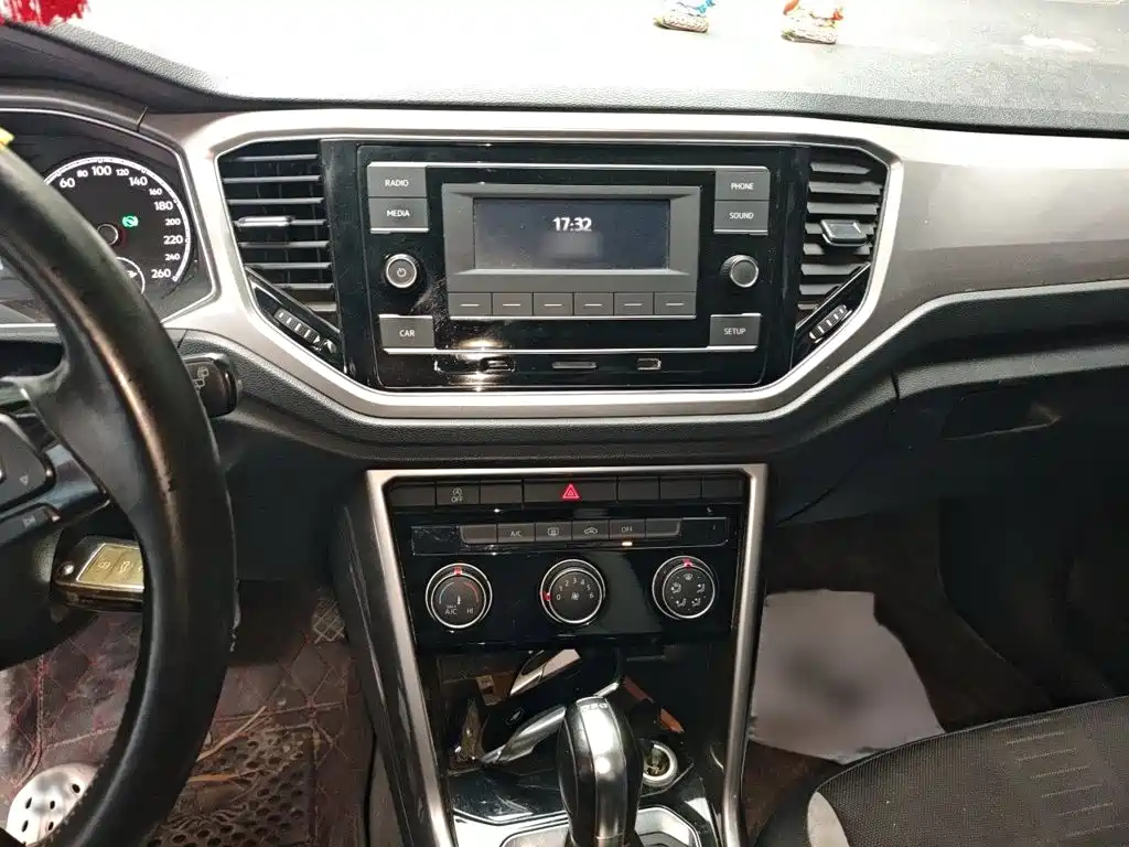 Volkswagen T-Roc 2018 230TSI DSG V