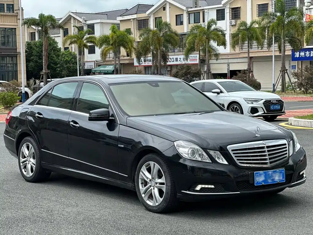 Mercedes-Benz E-Class E 2010 E 200 CGI