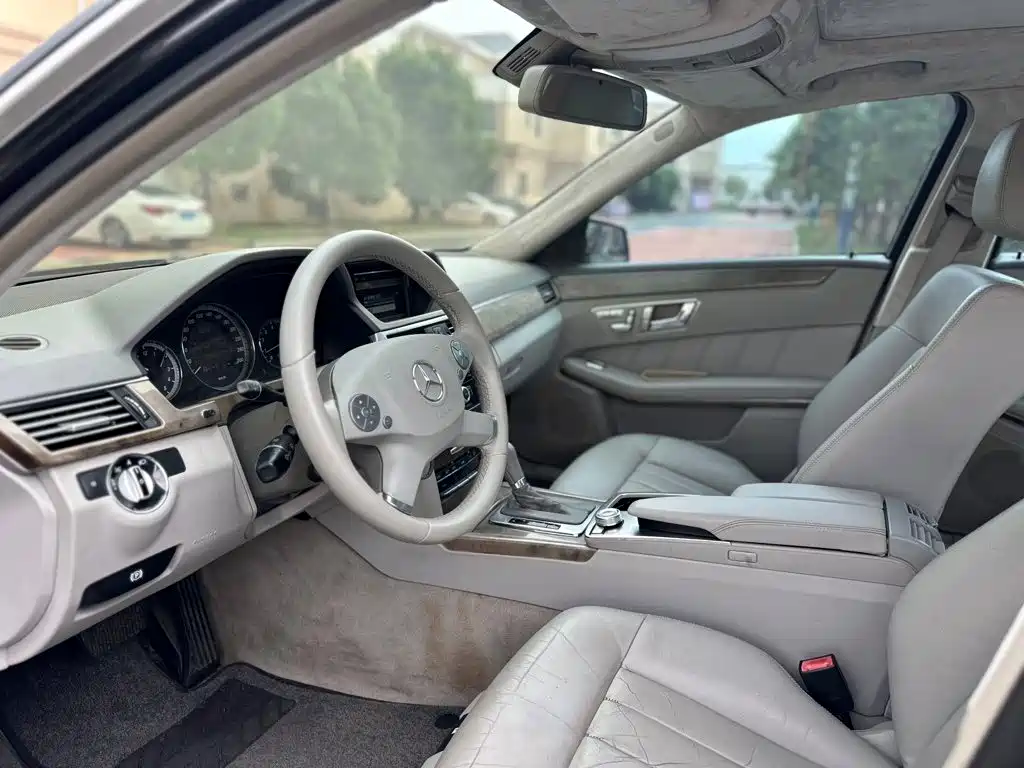 Mercedes-Benz E-Class E 2010 E 200 CGI