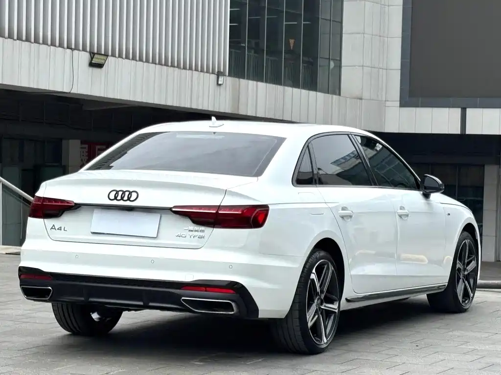 Audi A4L 2024 40 TFSI Luxury